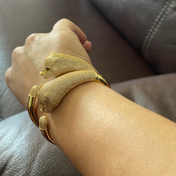 Eye Candy Luxe Collection Gold Emerald Jaguar Cuff - Picture 5 of 5